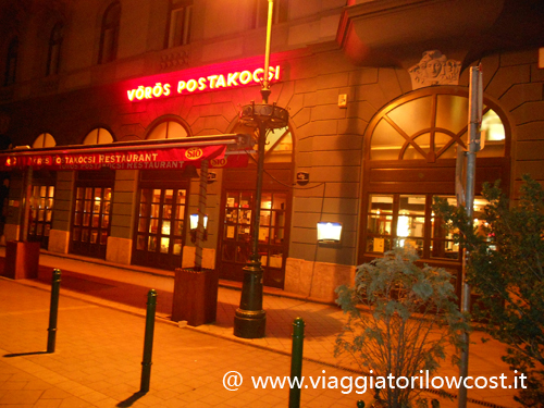 Vörös Postakocsi Restaurant a Budapest