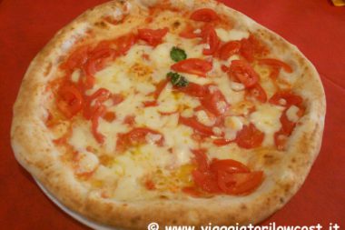 Pizza a Napoli Pizzeria Maccarò nel Centro Storico