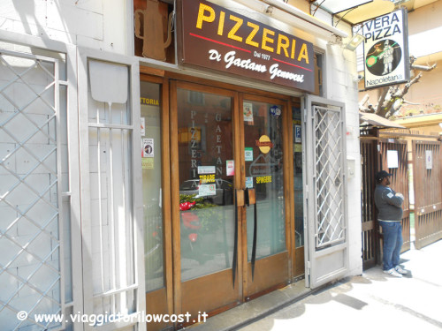 Pizzeria Gaetano Genovesi a Napoli mangiare pizza napoletana