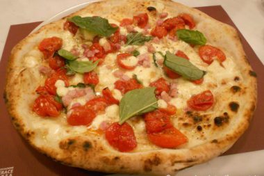 Pizzeria Carmnella a Napoli Centro vera pizza napoletana