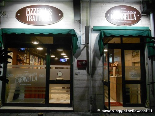 Pizzeria Carmnella Napoli Centro vicino stazione