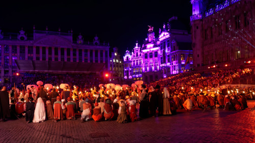 cosa vedere a Bruxelles Grand Place (Ommegang)