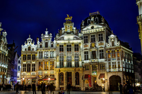 cosa vedere a Bruxelles visitare Grand Place sera