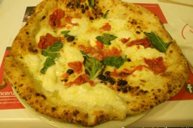 Pizza di Vincenzo di Fiore Pizzeria Bella Napoli Acerra