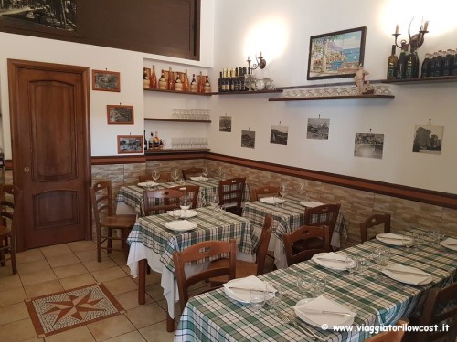 Sala della Trattoria da Rita a Pozzuoli