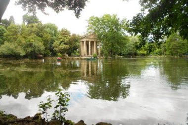 Largo del Parco di Villa Borghese a Roma