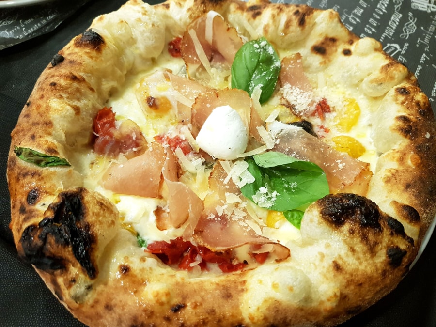 Pizzeria iQuintili è la miglior pizza napoletana a Roma